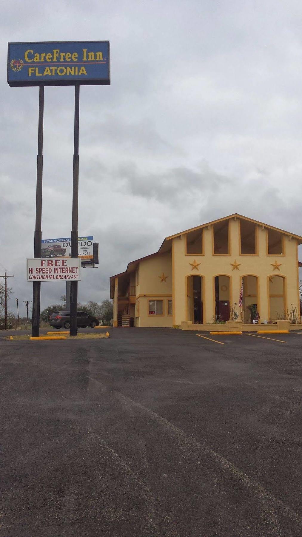 Carefree Inn Flatonia Exterior photo